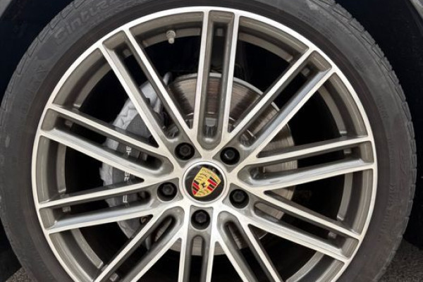 2018 Porsche Panamera с пробегом 56 000 км