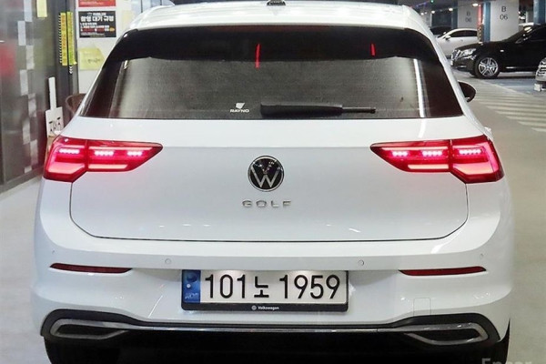 2023 Volkswagen Golf с пробегом 23 983 км