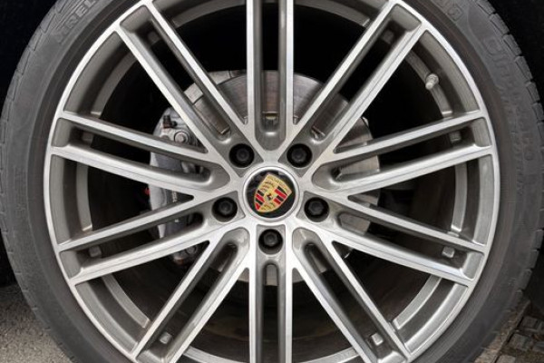 2018 Porsche Panamera с пробегом 56 000 км