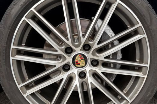 2018 Porsche Panamera с пробегом 56 000 км