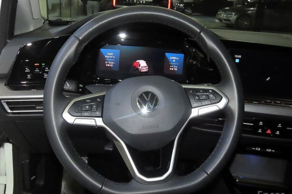 2023 Volkswagen Golf с пробегом 23 983 км