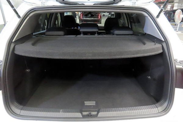 2023 Volkswagen Golf с пробегом 23 983 км