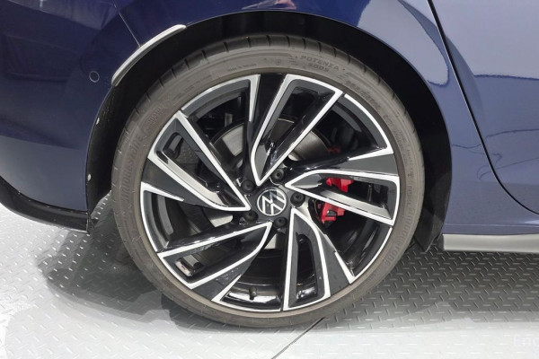 2024 Volkswagen Golf с пробегом 2 949 км