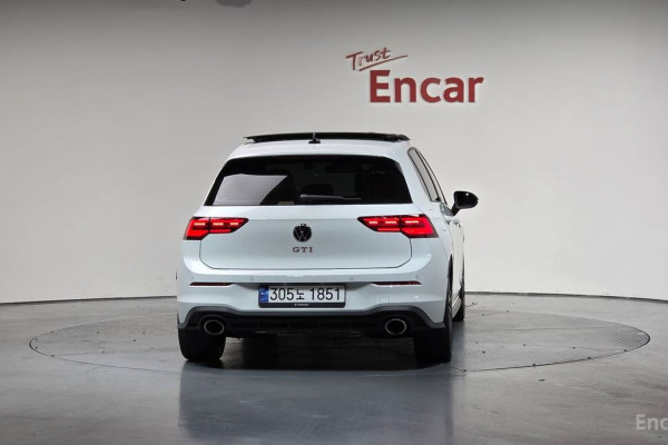 2023 Volkswagen Golf с пробегом 24 403 км