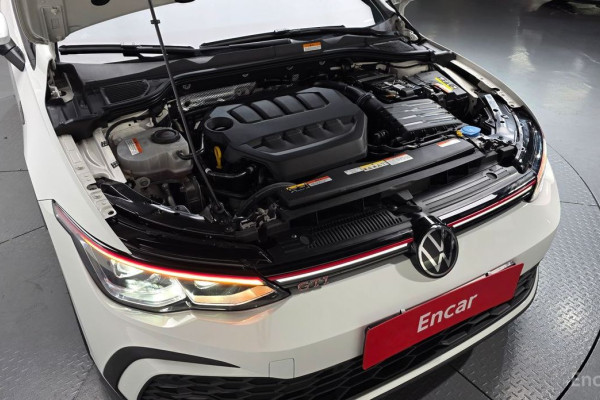 2023 Volkswagen Golf с пробегом 24 403 км