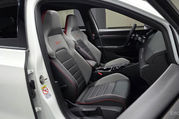 2023 Volkswagen Golf с пробегом 24 403 км