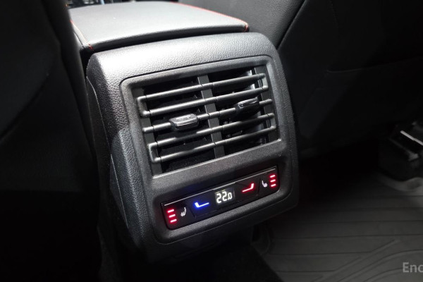 2023 Volkswagen Golf с пробегом 24 403 км