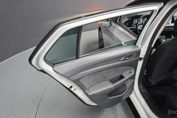 2023 Volkswagen Golf с пробегом 40 242 км