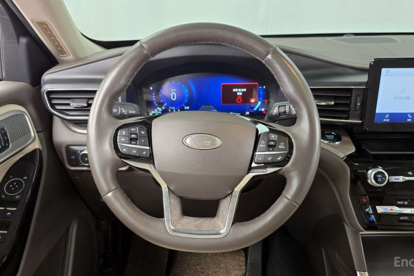 2022 Ford Explorer с пробегом 35 670 км