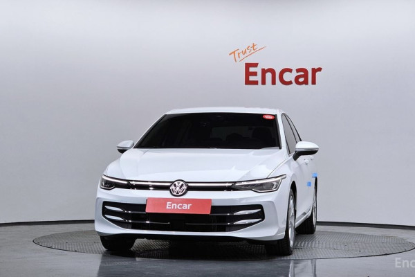 2025 Volkswagen Golf с пробегом 5 317 км