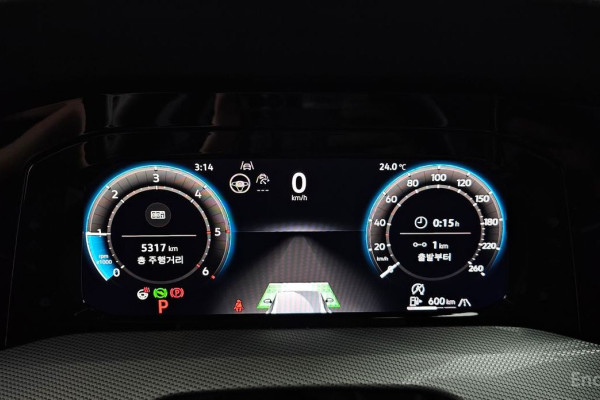 2025 Volkswagen Golf с пробегом 5 317 км