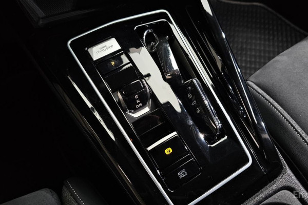 2025 Volkswagen Golf с пробегом 5 317 км