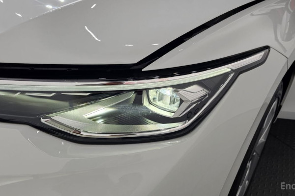 2025 Volkswagen Golf с пробегом 5 317 км