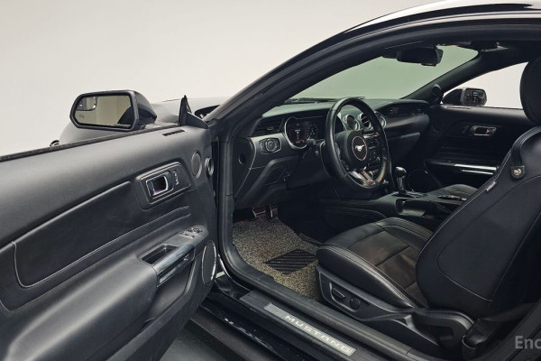 2020 Ford Mustang с пробегом 38 458 км