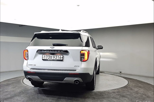 2021 Ford Explorer с пробегом 104 675 км