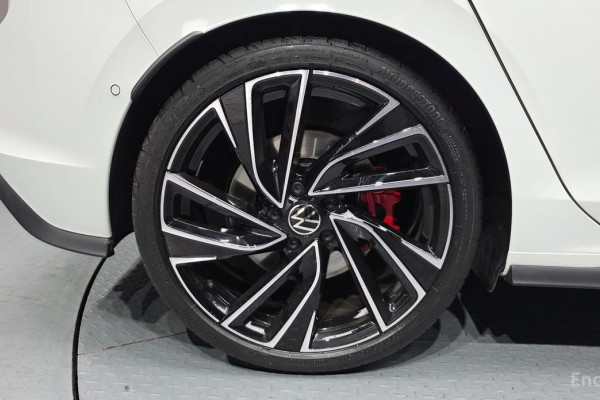 2024 Volkswagen Golf с пробегом 14 252 км