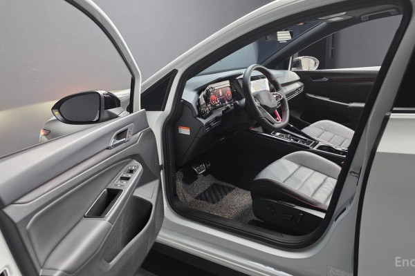 2024 Volkswagen Golf с пробегом 14 252 км