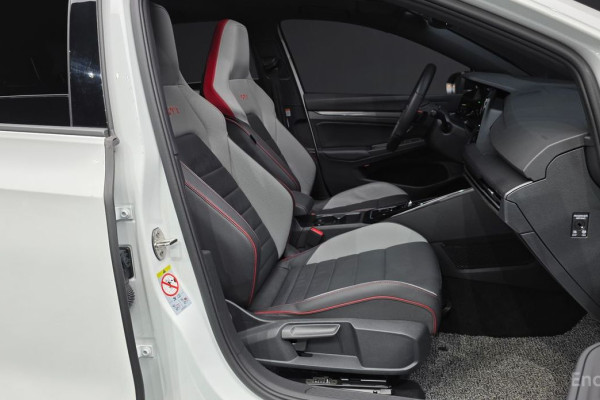 2024 Volkswagen Golf с пробегом 14 252 км