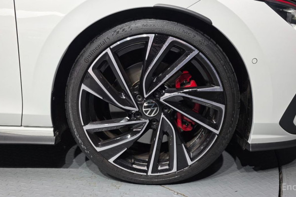 2024 Volkswagen Golf с пробегом 14 252 км