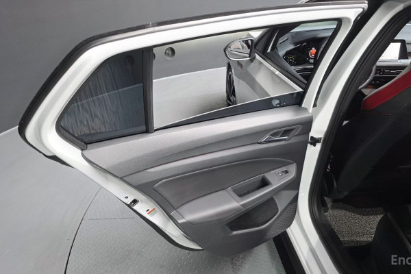 2024 Volkswagen Golf с пробегом 14 252 км