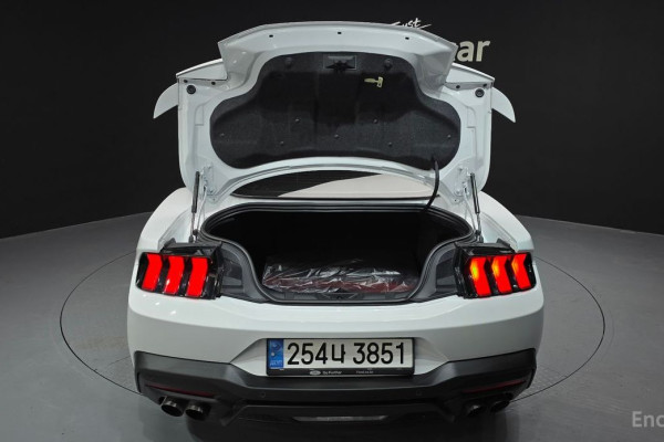 2024 Ford Mustang с пробегом 11 876 км