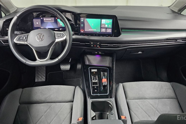 2024 Volkswagen Golf с пробегом 15 294 км