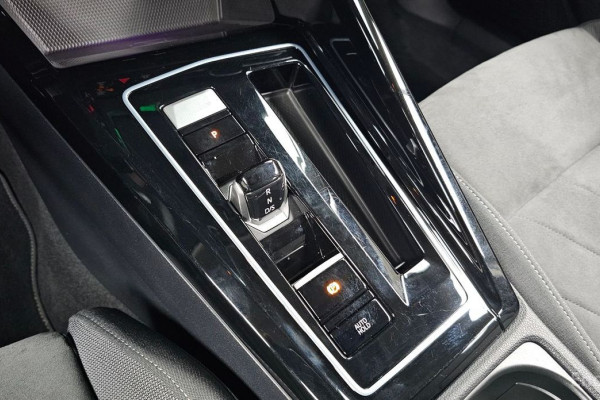 2024 Volkswagen Golf с пробегом 15 294 км