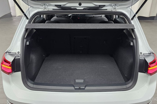 2024 Volkswagen Golf с пробегом 15 294 км