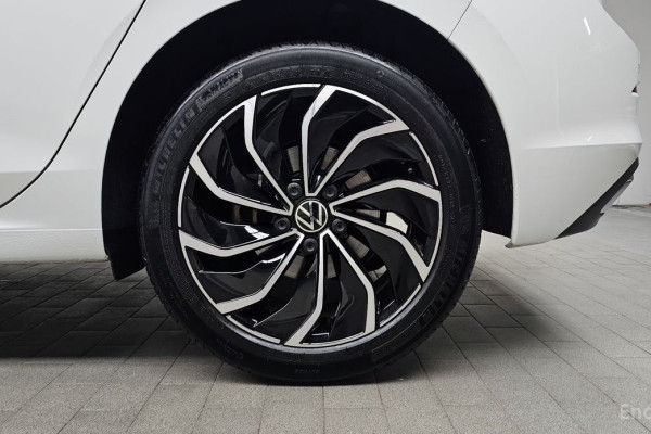 2024 Volkswagen Golf с пробегом 15 294 км