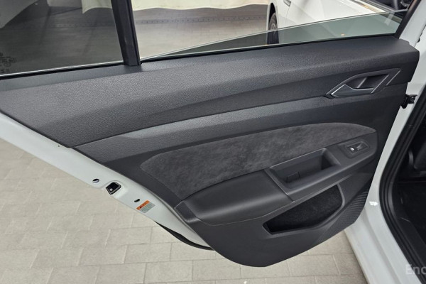 2024 Volkswagen Golf с пробегом 15 294 км