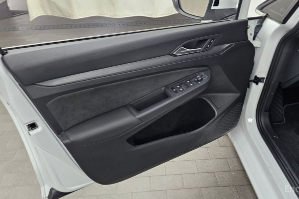 2024 Volkswagen Golf с пробегом 15 294 км