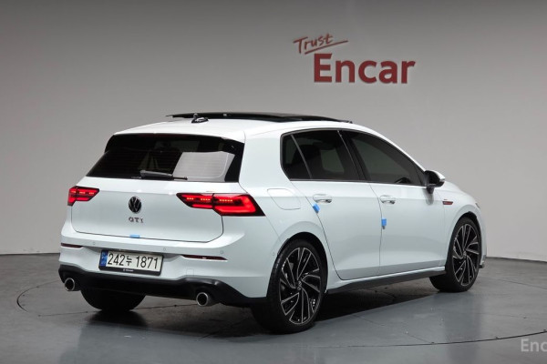 2024 Volkswagen Golf с пробегом 12 782 км