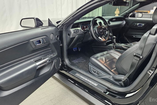 2022 Ford Mustang с пробегом 61 401 км