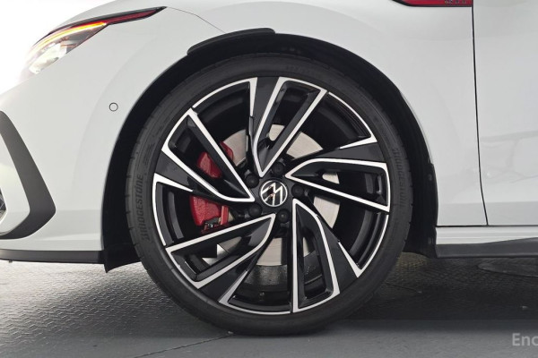 2024 Volkswagen Golf с пробегом 12 782 км