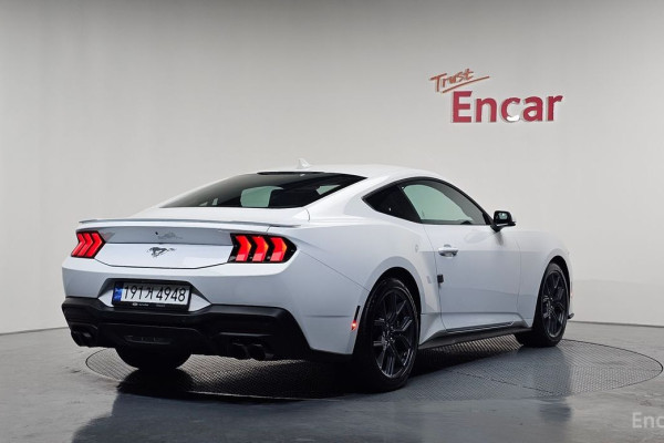 2024 Ford Mustang с пробегом 11 601 км