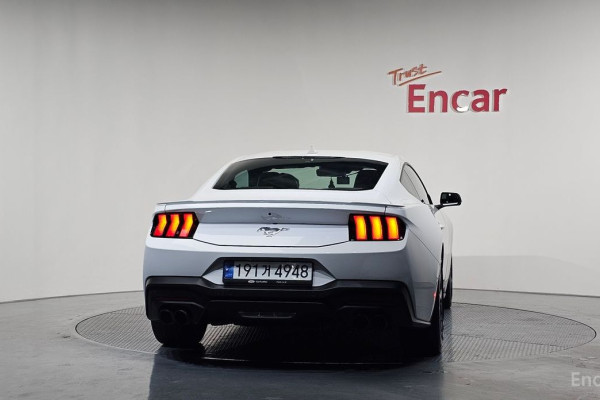 2024 Ford Mustang с пробегом 11 601 км