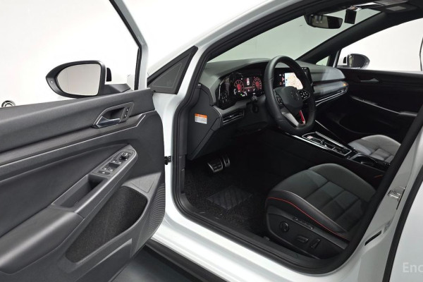 2024 Volkswagen Golf с пробегом 12 782 км