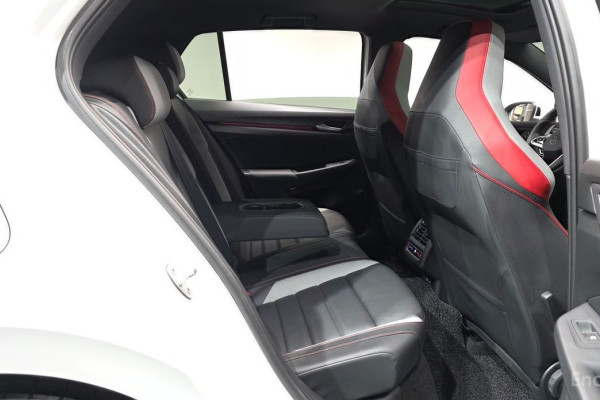 2024 Volkswagen Golf с пробегом 12 782 км