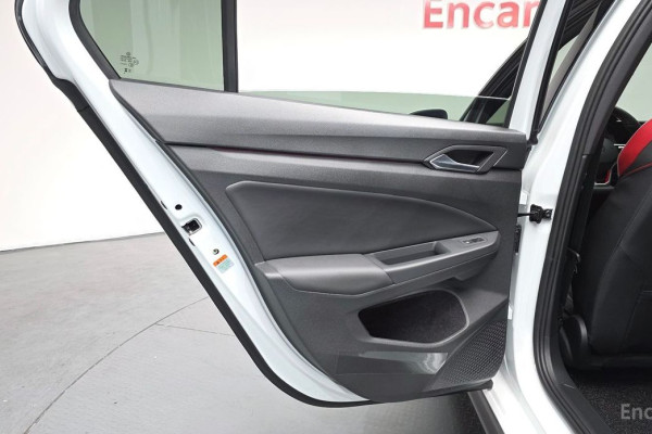 2024 Volkswagen Golf с пробегом 12 782 км