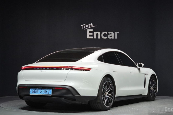 2022 Porsche Taycan с пробегом 46 720 км