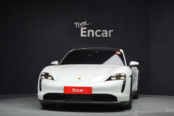 2022 Porsche Taycan с пробегом 46 720 км