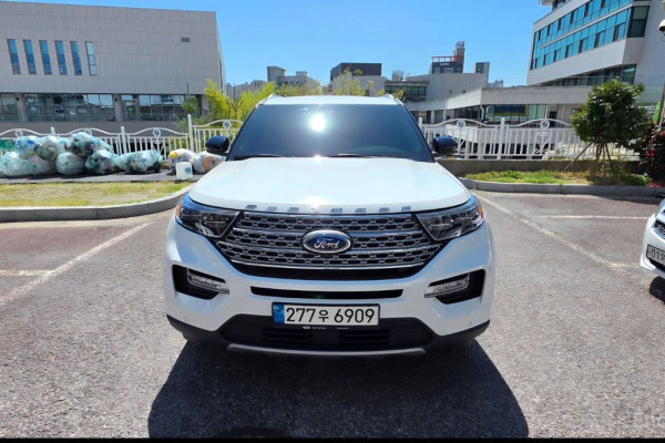 2021 Ford Explorer с пробегом 18 045 км