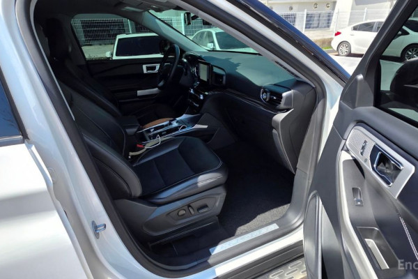 2021 Ford Explorer с пробегом 18 045 км