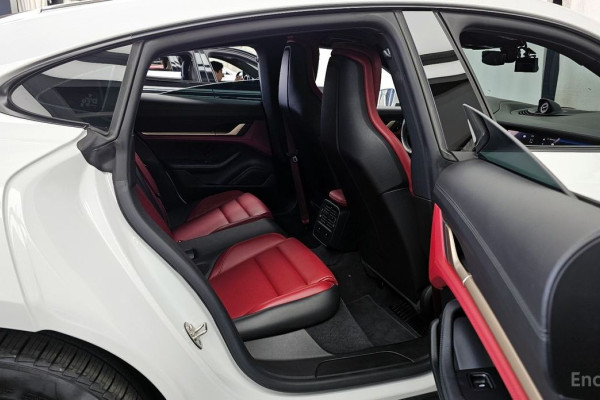 2022 Porsche Taycan с пробегом 46 720 км