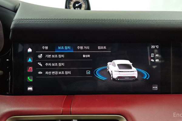 2022 Porsche Taycan с пробегом 46 720 км