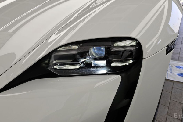 2022 Porsche Taycan с пробегом 46 720 км