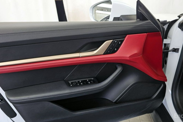 2022 Porsche Taycan с пробегом 46 720 км