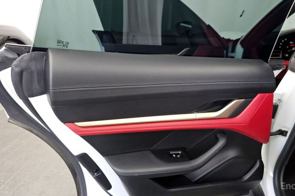 2022 Porsche Taycan с пробегом 46 720 км