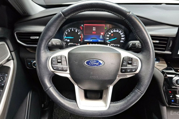 2022 Ford Explorer с пробегом 26 935 км