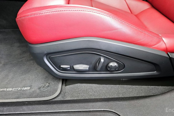 2022 Porsche Taycan с пробегом 46 720 км